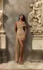 Vestido Corto Ajustado Estilo Chica Caliente Retro con un Toque Italiano, Sensación de Alta Gama, Color Sólido, Diseño de Escote Diagonal Asimétrico, y Ajuste Ceñido con Lazos