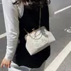 Nova Bolsa de Mão Bordada de Alta Qualidade Estilo Chinês com Fecho de Clipe, Adequada para Mulheres, Pode Ser Usada como Bolsa de Ombro ou Transversal, Combinada com uma Saia Mamian ou Cheongsam