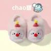 Pantuflas de algodón para niños con diseño de pingüino, nuevos estilos otoño/invierno para niñas, con lindos diseños de dibujos animados, patrones creativos y forro de felpa añadido para mayor calidez, perfectas para usar en interiores y como pantuflas familiares a juego.