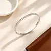 Elegante Pulseira de Titânio com Diamantes em Linha Única Céu Estrelado de Luxo Leve para Mulheres, Conjunto de Pulseiras com Fecho Minimalista Exquisito de Alta Qualidade