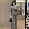 Novo estilo de moda com gola relaxada, suéter de tricô slim fit e calça wide leg conjunto de duas peças em cinza e preto