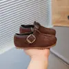 Mocassins Casuais Retrô para Crianças Pequenas 2026 Novo Primavera/Outono Respiráveis Pequenos Sapatos de Couro Uso Externo Meninos Slip-on Sapatos Preguiçosos