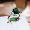Shake Voice Live pt950 Anillo al por mayor europeo y americano para mujer, anillo de esmeralda simulada con diamante, anillo de tesoro de color para mujer