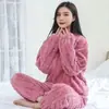 Estilo Outono e Inverno Cidade do Crescente Urso Pêssego Conjunto de Calças Quentes Pijama de Lã de Coral Roupa de Casa Feminina com Lã Adicionada em Estilo Jovem