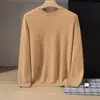 Nueva camiseta base de punto de cachemira para otoño e invierno, moderna para el trabajo y el día a día, color liso, simple y elegante, cuello redondo, manga larga, para hombre