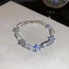 Pulseira com Fecho de Flor de Zircônia Exquisite Fashion Pulseira Simples Estilosa Pulseira Leve de Luxo Pulseira Elegante de Alta Qualidade Joias para Mulheres