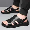 Novas sandálias de verão para homens, estilo praia, antiderrapantes, resistentes ao desgaste, sapatos respiráveis para dirigir, com sola macia, sandálias e chinelos de uso duplo