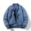 Temporada cálida de otoño e invierno chaqueta de piloto algodón y engrosamiento impermeable abrigo para hombre color liso traje de vuelo americano bordado personalizado