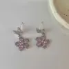 Novos Brincos de Flor Borboleta Rosa para Mulheres, Design de Nicho Simples e Doce, Brincos Elegantes de Moda de Alta Qualidade e Versáteis