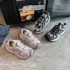 Nuevos zapatos deportivos de malla transpirable, con diseño de hebilla giratoria, para niñas y niños; zapatos casuales con suelas suaves, tenis estilo chunky y suelas antideslizantes para niños, adecuados para usar en otoño