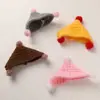 Mini gorro triangular de lana tejido de dibujos animados DIY hecho a mano para muñecas, accesorios de decoración, venta al por mayor