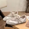 Zapatos casuales de entrenamiento versátiles para mujer, diseño de nicho nuevo, estilo Forrest Gump casual, zapatillas estilo ins, primavera y otoño 2026, alemanes