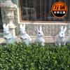 Adornos de animales de conejo blanco pequeño de FRP para jardín al aire libre, escultura de animal de FRP en stock