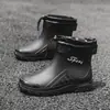 Botas de chuva curtas da moda masculinas antiderrapantes à prova d'água sapatos de borracha para cozinha piso de lavagem de carro resistentes ao desgaste botas d'água forradas com lã quentes