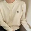 Cardigã de Tricô Feminino Peça Externa Nova Jaqueta Bordada com Laço Estilo Preguiçoso Suéter Top para o Início do Outono Branco Tamanho Único