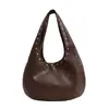 Comercio Exterior Moda Americana Retro Remaches Bolso de Axila para Mujer Principios de Otoño Gran Capacidad Lujo Ligero Tacto de Alta Gama Bolso de Hombro Único
