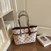 2026 Nuevo Bolso Tote de Moda Estilo Coreano de Lunares Gran Capacidad para Viajes Diarios Versátil de Hombro Cruzado