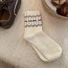 Calcetines de Tubo Medio para Mujer, Combinación de Estilo Similar al de Little Red Book, Color Avena Café, Forro Polar Cálido, Algodón Engrosado, Etiqueta de Tela Floral, Calcetines para Mujer