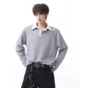 Nueva colección de otoño: Camisa polo casual para hombre con un diseño elegante y versátil, que presenta una textura calada, mangas largas, colores contrastantes y un cuello polo clásico