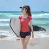 Traje de baño deportivo de dos piezas para mujer para niñas y estudiantes al por mayor