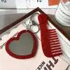 Espejo en Forma de Corazón Peine Pequeño Peine de Acrílico Colgante de Peine Accesorio de Bolso Simple Versátil Llavero con Mango de Peine Portátil
