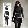 Conjunto de Yoga para Mujer 2026 Nuevo Chaqueta con Cremallera y Cuello Alto Pantalones de Falda Falsos de Dos Piezas Sensación Nude Conjunto de Dos Piezas para Pilates y Fitness