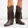 Botas de Cano Médio Botas com Franjas Tamanho Grande Estilo Retrô Europeu e Americano Outono e Inverno Exportação Botas de Cavaleiro Femininas Rebites Fivela de Cinto Nova 2025