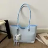 Bolso de mano fresco de alta gama estilo Miu, nuevo bolso versátil para el trabajo de verano 2026, bolso elegante de nicho estilo coreano para mujer