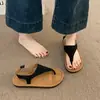 Sandalias estilo romano con una sola tira para combinar con faldas, chanclas de moda para la playa, nuevo modelo de verano 2026, impresionantes sandalias de espiga para mujer para usar en exteriores