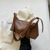 Bolsa Popular para o Dia a Dia Feminina 2024 Nova Moda de Nicho Bolsa Tote Macia Estilo Coreano Elegante Bolsa de Ombro/Axila