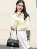 Bolso Pequeño Cuadrado de Piel de Oveja de 26 Años, Bolso Cruzado Versátil, Material de Piel de Oveja Estilo Chanel, Popular en Transmisiones en Vivo, Palabras Clave de Tendencia Estilo Chanel