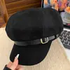 Boina de Gamuza con Hebilla de Cuero Retro Maillard para Mujer Otoño Invierno Moda Gorra Octagonal Marrón de Repartidor Hace que la Cara Parezca Más Pequeña