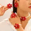 Accesorios de Moda Populares Transfronterizos Europeos y Americanos con un Toque de Alta Gama, Incluyendo Collares de Flor de Perlas Artificiales, Pulseras, Anillos y Pendientes