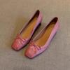 2026 Novos Sapatos de Salto Alto Esculpidos em Estilo Artístico Vintage para Mulheres, Sapatos de Couro Macio com Bico Quadrado Versáteis, Sapatos Elegantes para Mulheres