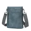 Bolsas de mujer de comercio exterior 2026 modelo nuevo bolso tote retro simple de gran capacidad bolso de hombro cruzado para mujer al por mayor