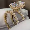 Conjunto de anéis de luxo com microincrustação de zircônia, novo, popular em vendas transfronteiriças, conjunto de anéis de casamento da moda para mulheres europeias e americanas, vendas diretas da fábrica