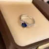 Anel Aberto Redondo de Zircônia Super Brilhante Estilo Coreano de Luxo Super Brilhante Estilo Nicho de Luxo Leve Anel para Dedo Indicador Joia de Mão da Moda para o Dia a Dia para Mulheres
