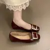 Zapatos Planos Franceses de Punta Cuadrada Bajos para Mujer Otoño 2025 Nuevo Elegante Hebilla Cuadrada con Falda Aumento Interno de Altura Temperamento Zapatos de Oficina