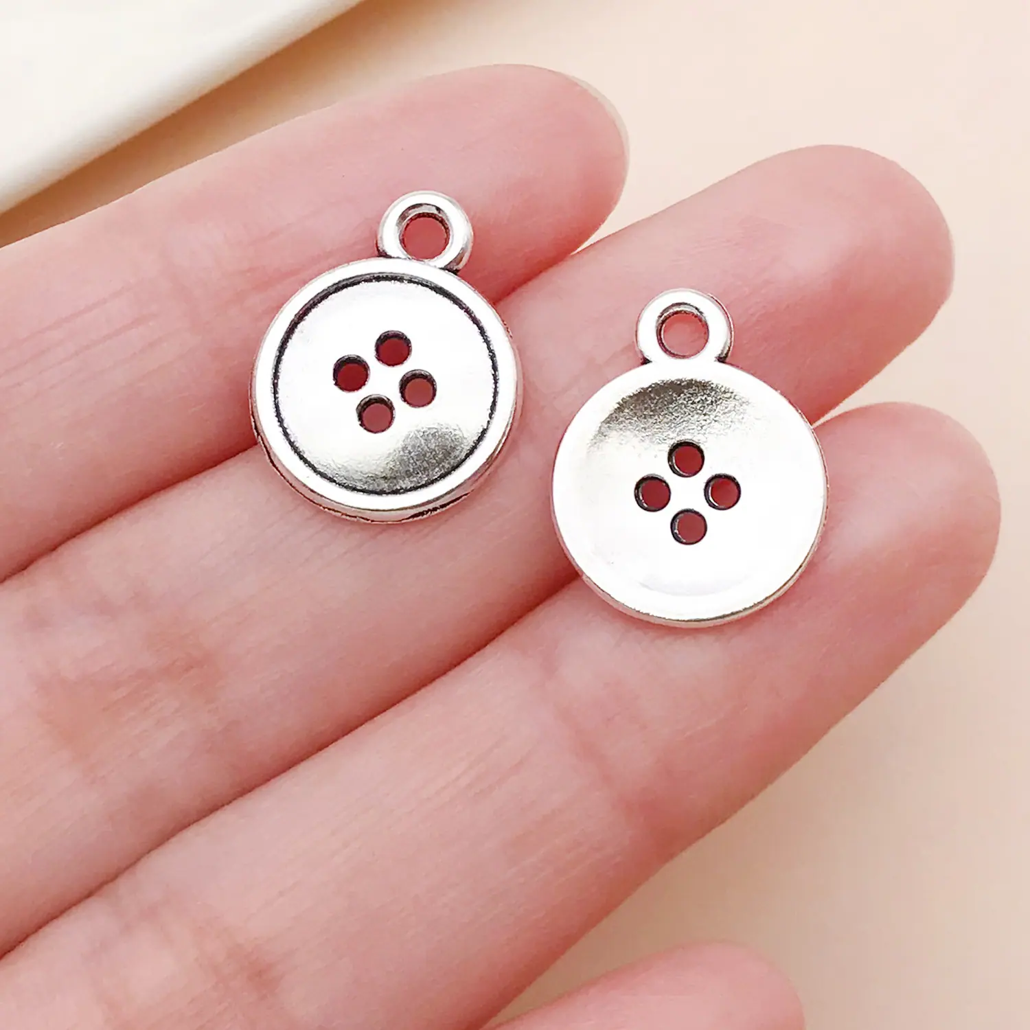 8711-M-古银缝纫机工具纽扣13x16mm-锌合金-1g