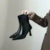 Botines de tacón alto de punta marrón, nueva colección otoño/invierno, diseño retro de patchwork, botines cortos, botines ajustados de tacón fino, material elástico, botines de tobillo estilo francés