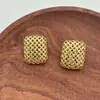 Conjunto de Joyería de Anillo de Lujo Ligero Retro de Alta Gama para Mujer, Pendiente de Collar Tejido Hueco de Cubo de Azúcar Nuevo Estilo Primavera y Verano