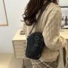 Bolso cruzado de hombro de cuero PU con textura de impresión de letras retro, gran capacidad, nueva tendencia de moda primavera 2025