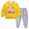 Traje de suéter para niños otoño e invierno 2023 estilo occidental nuevo traje cálido de invierno acolchado de terciopelo de manga larga para niños grandes