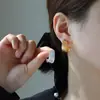 Aretes Rayados en Forma de C con Incrustaciones de Diamantes, Versátiles y Elegantes, Estilo de Lujo Ligero, Diseño Único de Nicho, Aretes Cepillados Mate para Mujer