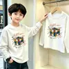 Camiseta de manga comprida para meninos, algodão puro, novo estilo primavera/outono 2026, cor sólida, gola redonda, top de base para crianças mais velhas