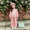 Conjunto nuevo súper lindo y elegante para niñas, sudadera de moda con lazo para bebé y pantalones de pierna ancha conjunto de dos piezas estilo coreano
