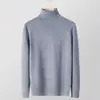 Suéter masculino de gola alta, nova malha de base slim-fit para outono e inverno, suéter fino versátil moderno estilo coreano