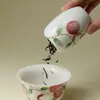 Rinno Gisong Pastel Pintado a Mano Lichi Rojo Mini Lata de Té China Pequeña Cerámica Sellada Lata de Almacenamiento Lata Individual