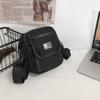 2026 Nova Bolsa Quadrada Pequena de Lona Harajuku Ins Bolsa de Ombro Versátil para Celular para Meninas Bolsa Transversal Funcional Estilo Vertical