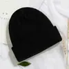 Chapéus de Tricô Estilo Coreano para Outono e Inverno para Homens e Mulheres, Quentes e Modernos, Gorros Versáteis de Tricô Grosso com Logo Personalizável, Gorros Estilo Japonês